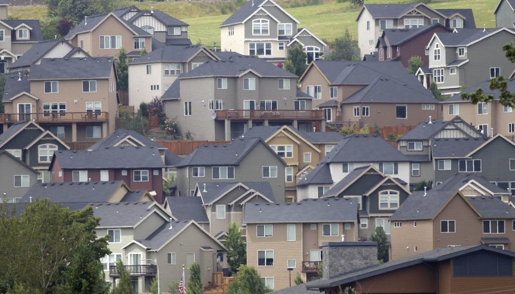 En esta foto tomada el 20 de julio de 2010, se muestran casas en Happy Valley, Oregón. (AP)