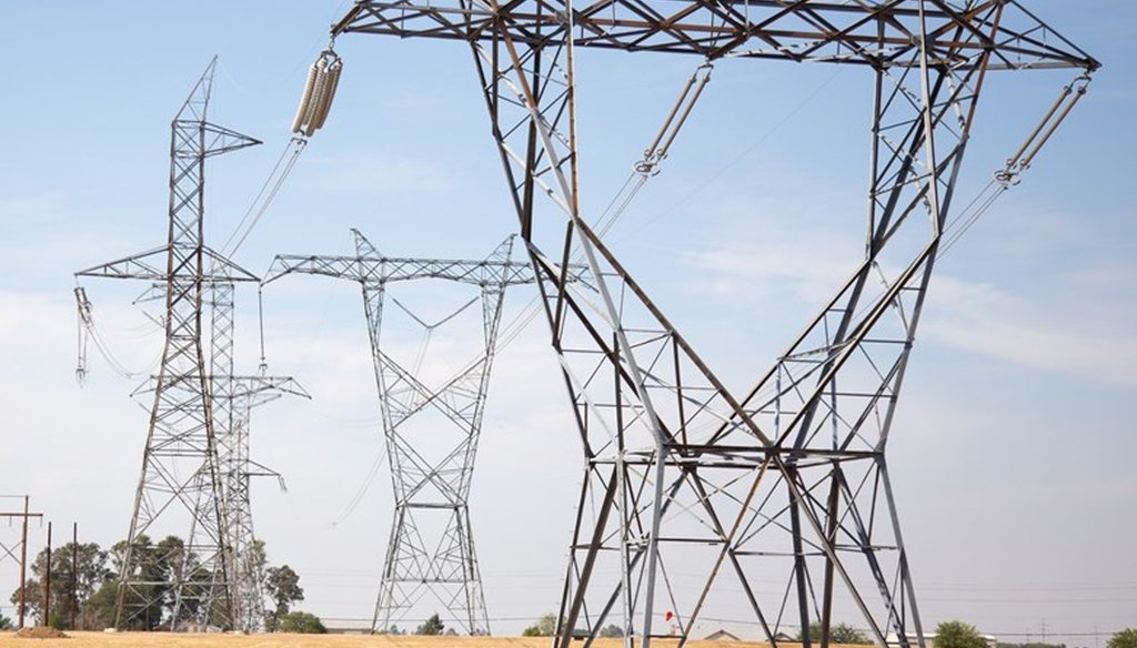 Power lines in Sacramento County, Calif. (Andrew Nixon/CapRadio)