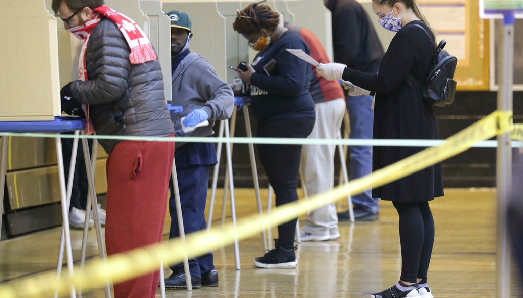 Voters cast their ballots in Milwaukee amid the coronavirus pandemic on April 7, 2020. (Mike De Sisti/Milwaukee Journal-Sentinel)